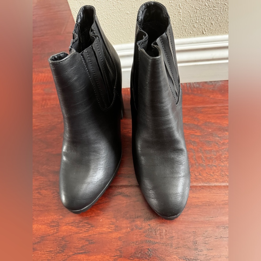 Black leather boots from Madden SIZE 10